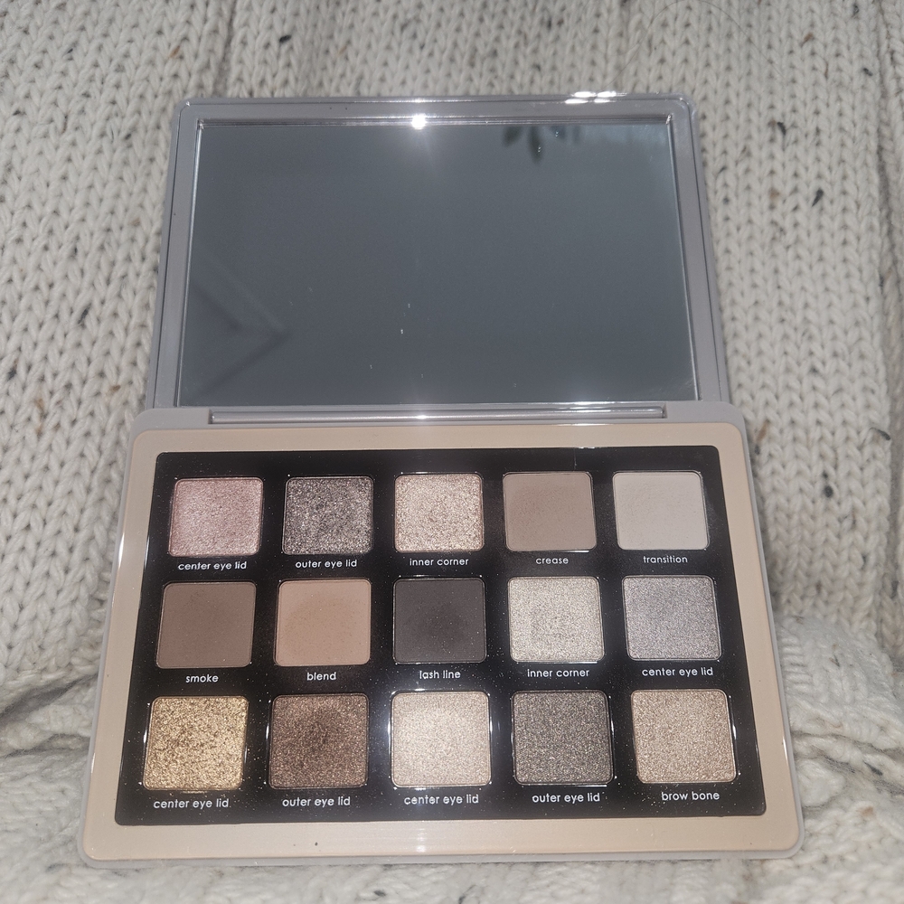 Natasha Denona Glam Eyeshadow Palette - Gold and Brown Tones - Picture 3 of 4